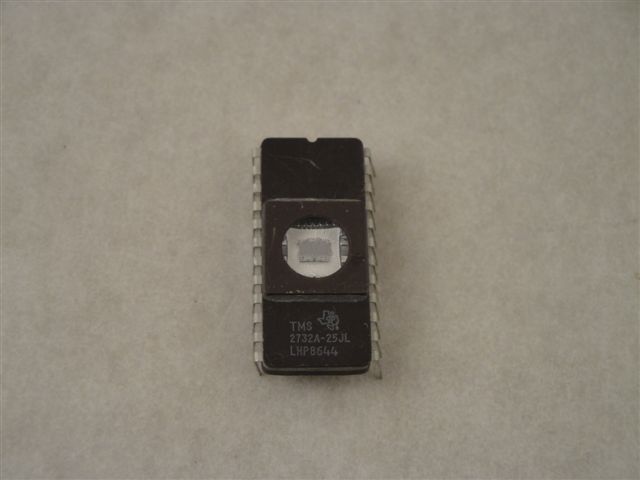 2732 A TMS  NMOS 32K 4K x 8 UV EPROM  DIL24 TMS2732A 25JL