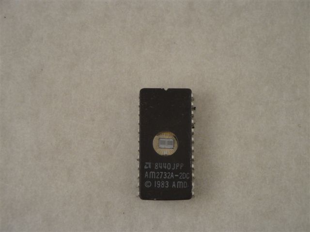 2732 A AMD  NMOS 32K 4K x 8 UV EPROM  DIL24 AM2732A - 2DC
