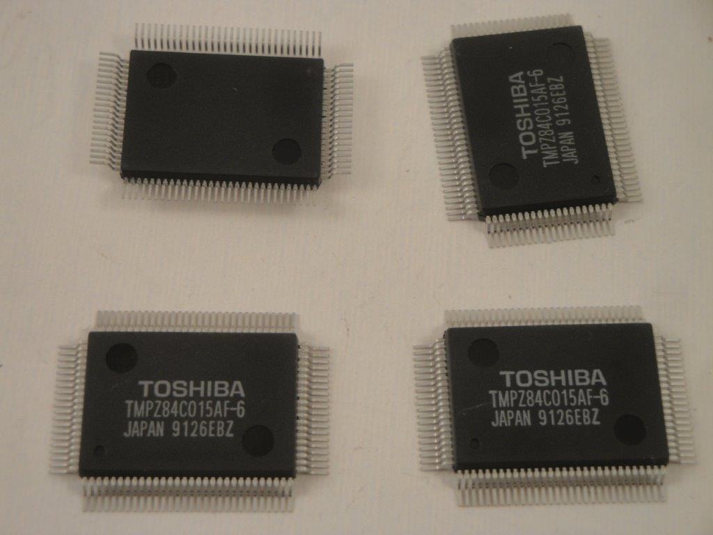 TMP Z 84C015 AF-6 SMD  TMPZ84C015AF-6    Mikrocontroller SO100