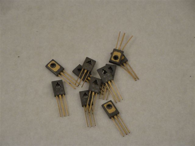 C106 M   Thyristor 4A 600V 0,2/3mA  13h C106M