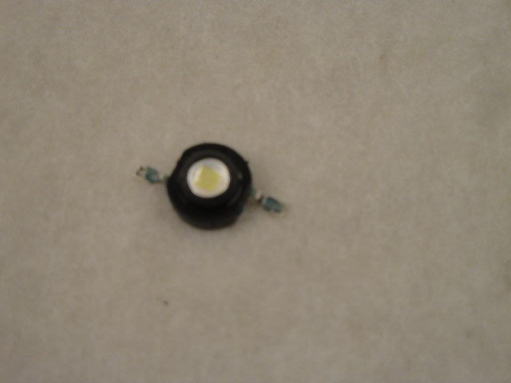 LED-SMD wei� 1W 58,9lm 120� D:8mm 3,7V/350mA (k�hlen!)