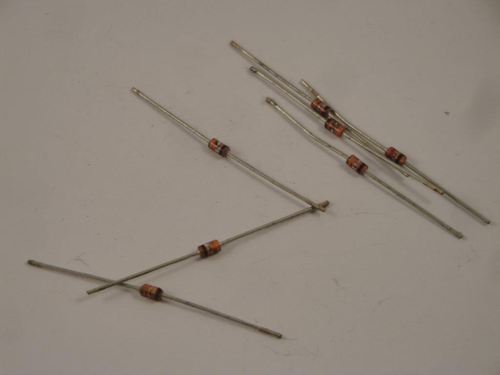 1N4001   Si-Diode Gl Uni 50V 1A DO41 31a