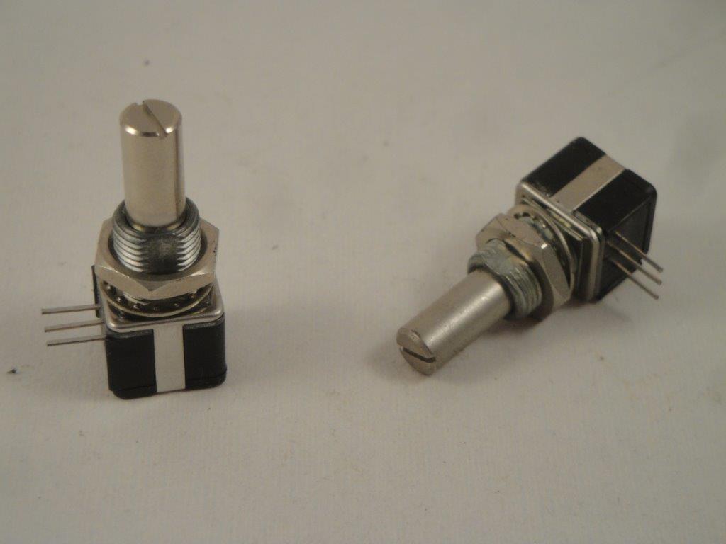 149/6,35mm 100 R  Pr�zisionspotentiometer 1W Cermet