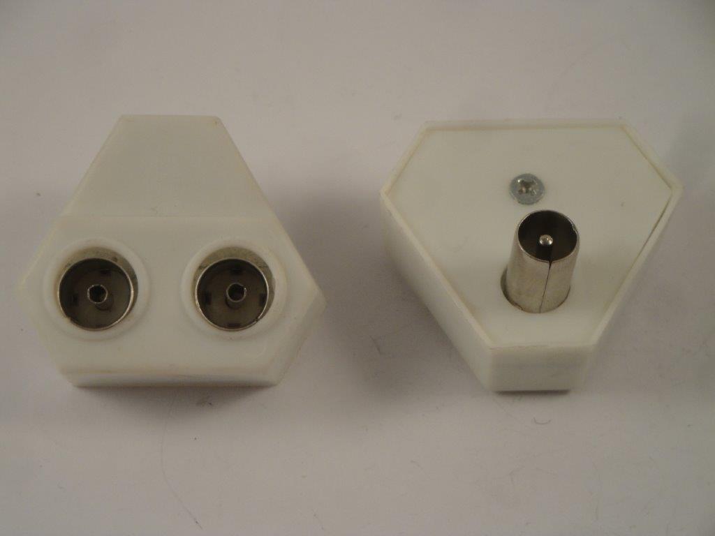 Antennenverteiler Koax-Adapter 2xBuchse/1xStecker AA02