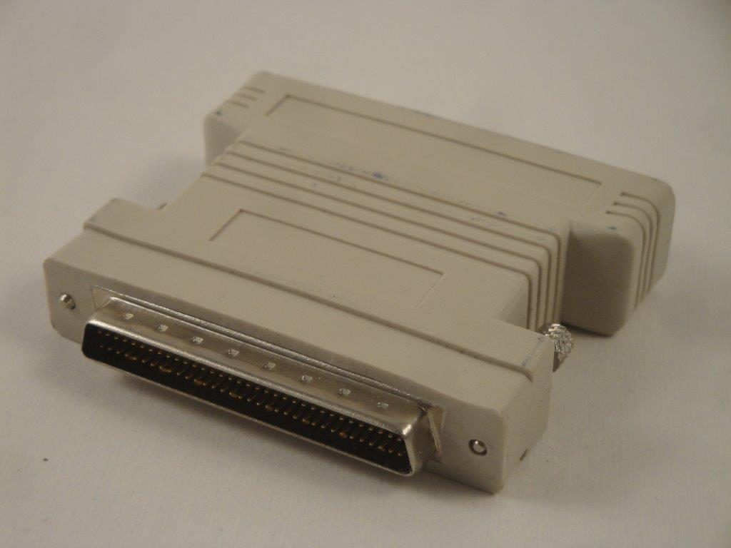 SCSI2-SCSI3 Adapter  C50F 1,27 - DS68M 1,27 COM524