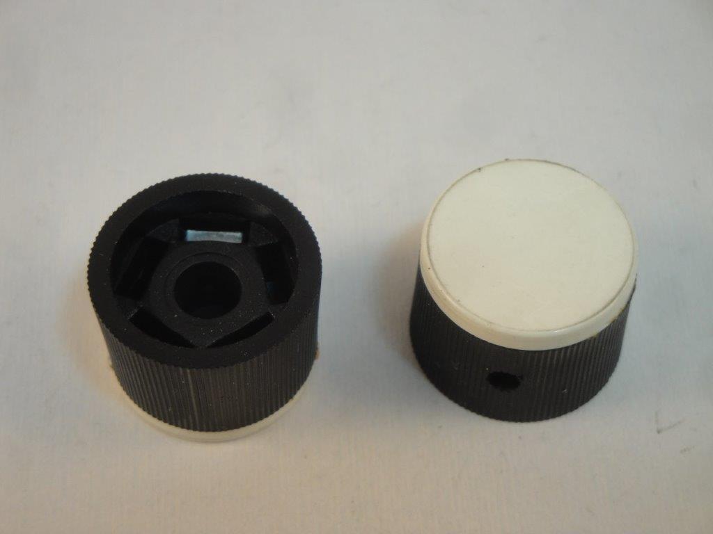 KN21 WS   Kunststoffdrehknopf 21mm schwarz/wei�