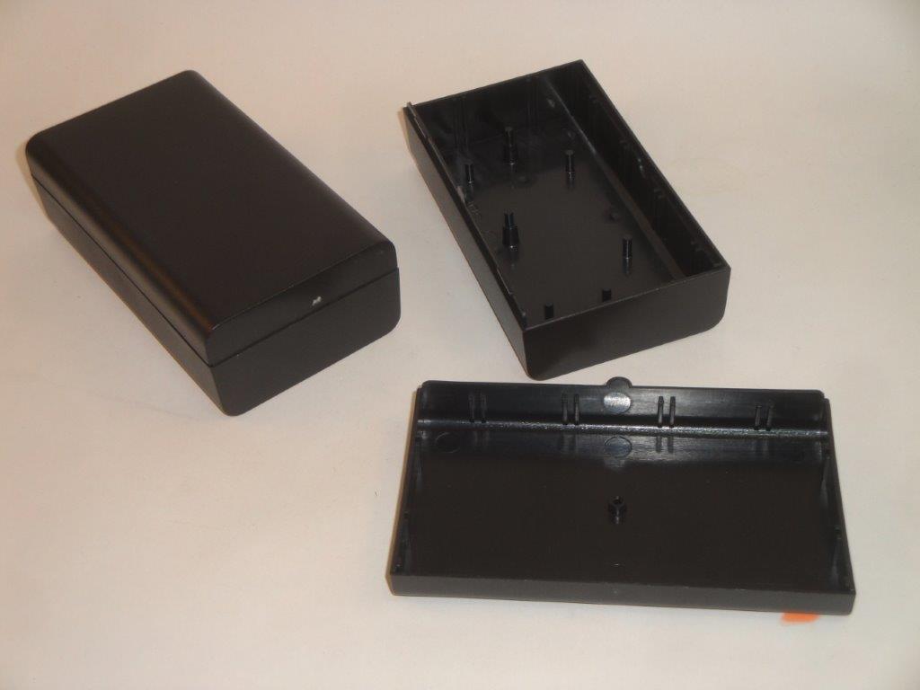 SD20SW  123x70x41mm  ABS-Halbschalengeh�use, schwarz