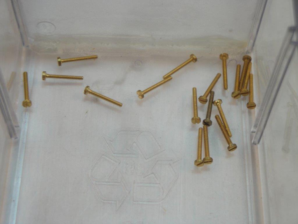SZKMM 1x8mm  Messing-Zylinderkopf-Schraube Schlitz M 1x8mm