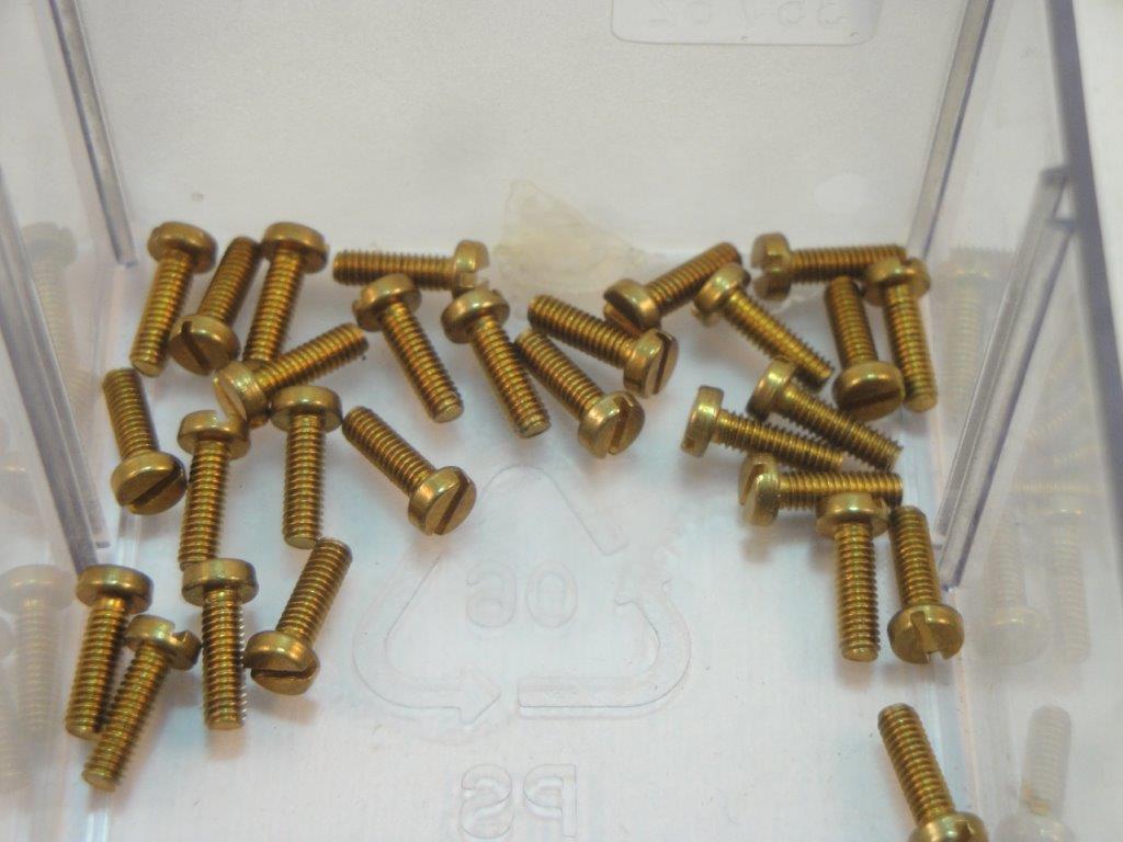 SZKMM 2,5x8mm  Messing-Zylinderkopf-Schraube Schlitz M 2,5x8mm