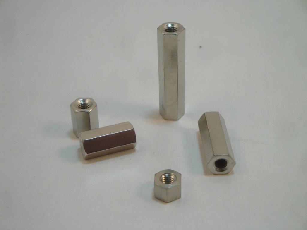 DI7M4X05mm  MS-Distanzbolzen M4 5mm 2xInnengewinde