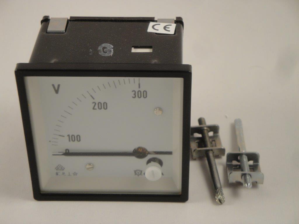 ST72  300V Dreheisenvoltemeter Kl 1,5 CELSA EQ72