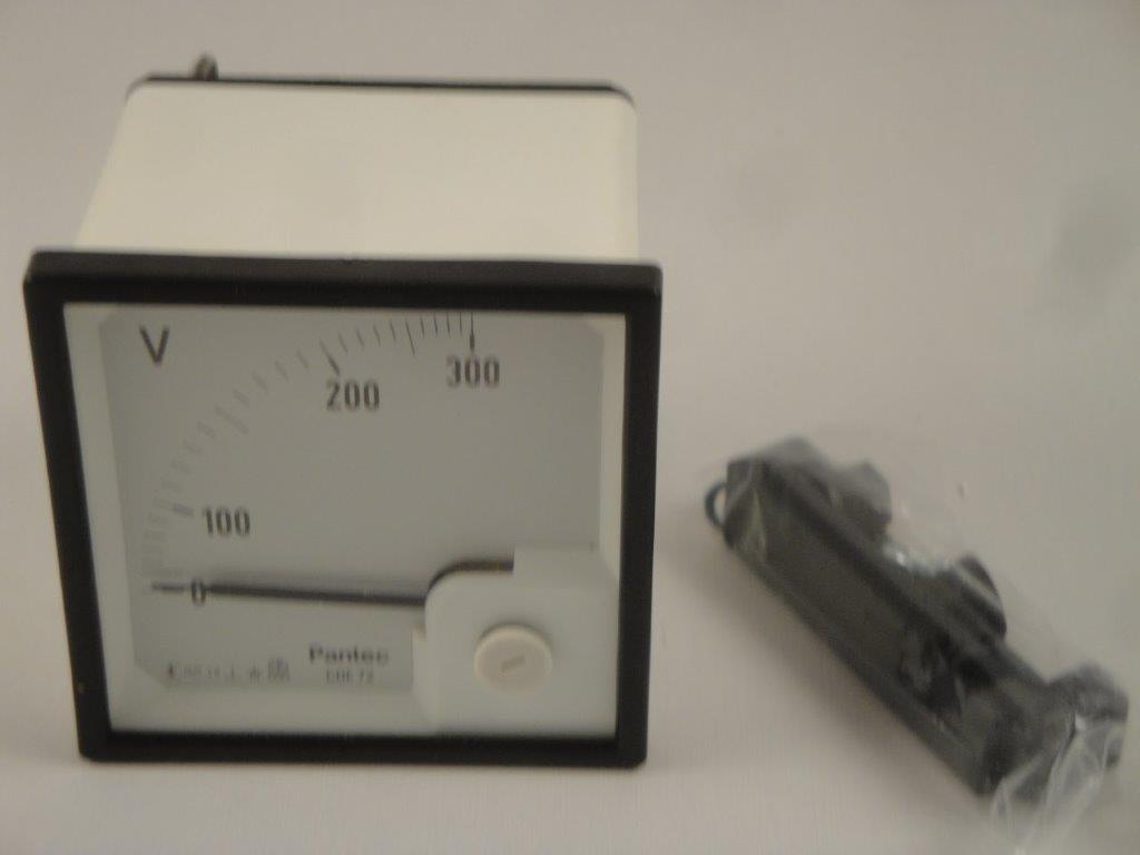 ST72  300V Dreheisenvoltemeter Kl 1,5 Pantec CDE72