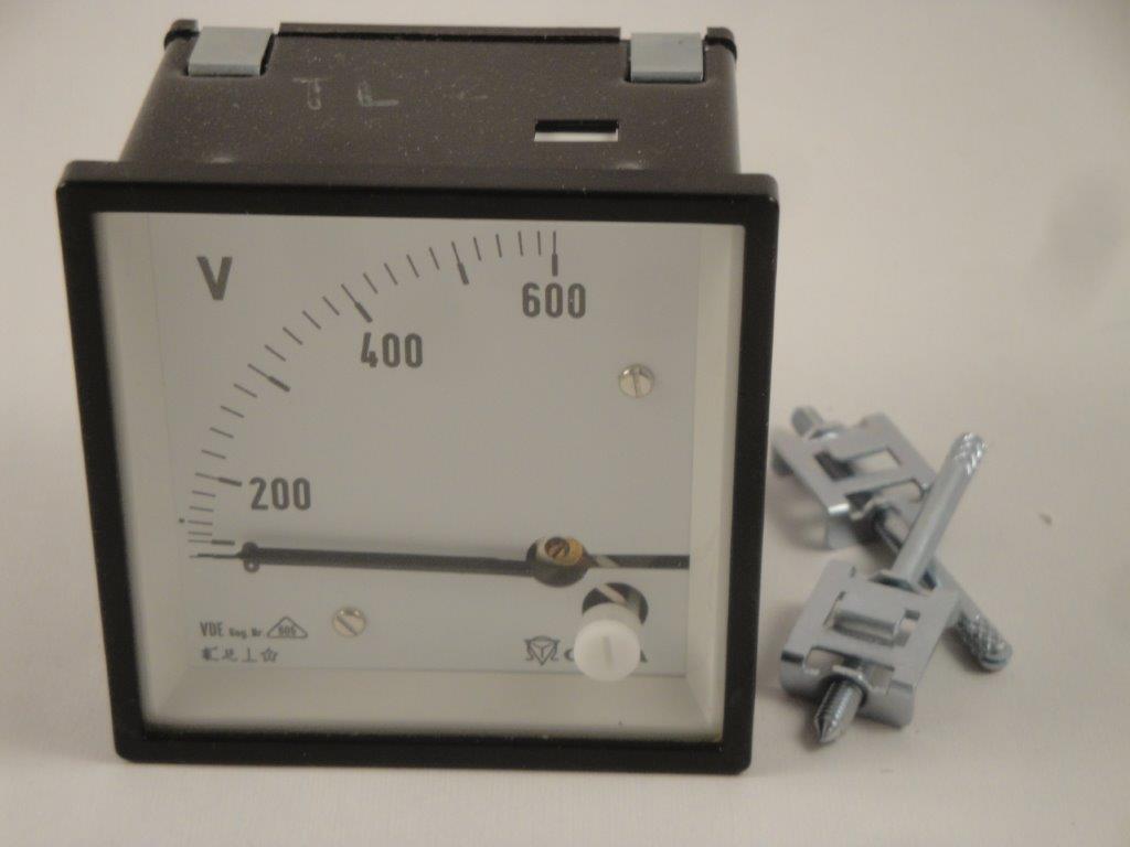 ST72  600V Dreheisenvoltemeter Kl 1,5 CELSA EQ72