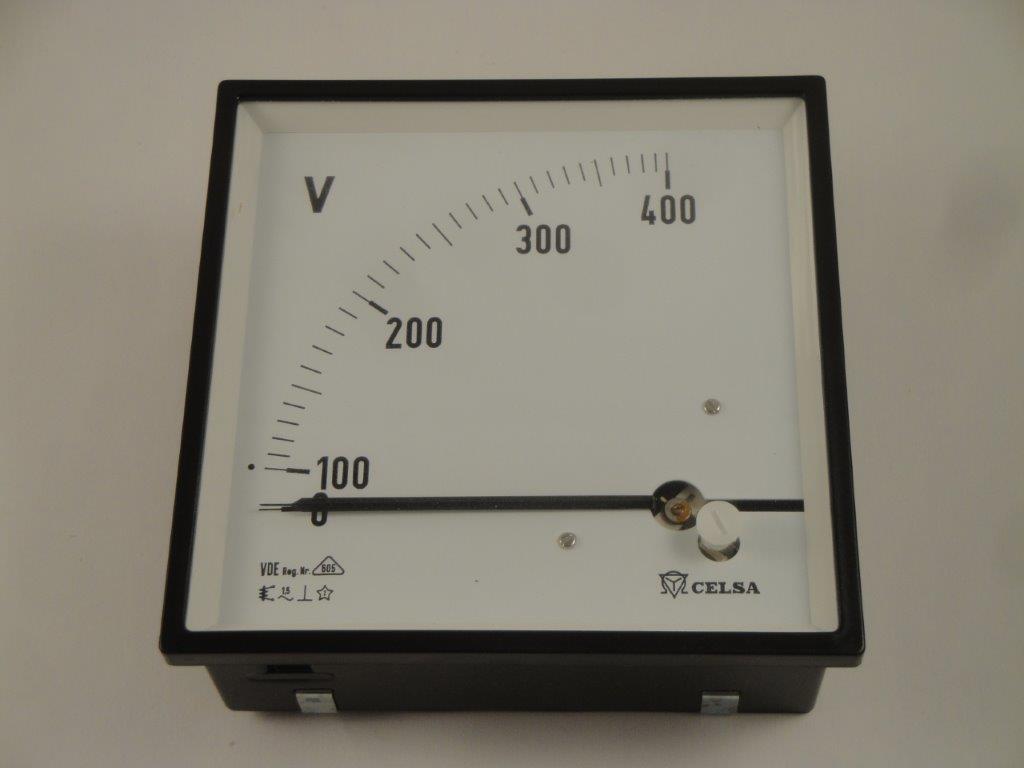 EQ144 400V  Dreheisenvoltmeter CELSA