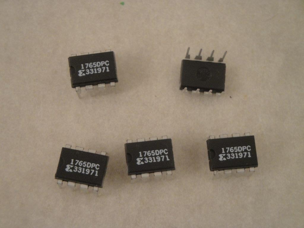 X1765  = 17650 PC   DIL8