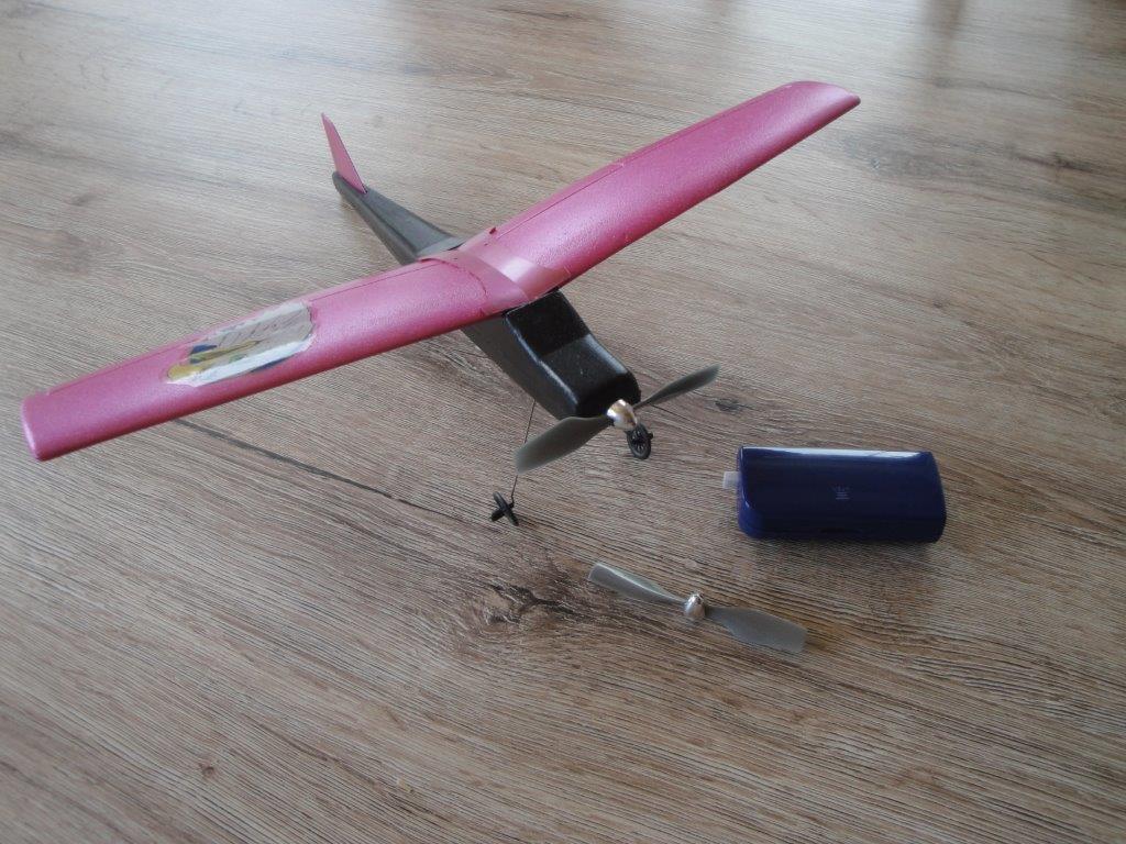 Eagle schwarz/pink Elektroflugspiel 325mm; Jamara 012070