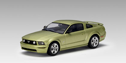 Ford Mustang GT 2005 2004, hellgr�n  1:43  AUTOart 52761