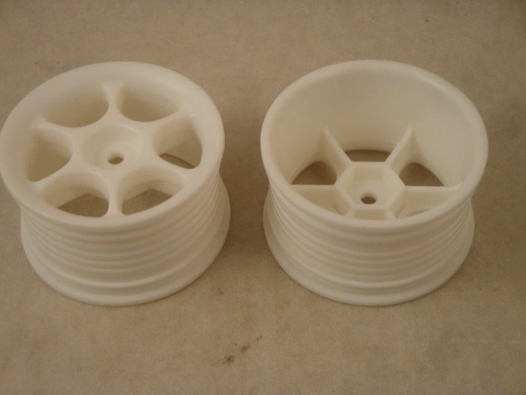 Felgen 6-Stern 31mm wei� 1:10 (2 St�ck),   HPI 3625