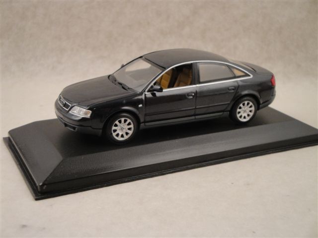 Audi A6, 1997, blau  1:43  Minichamps