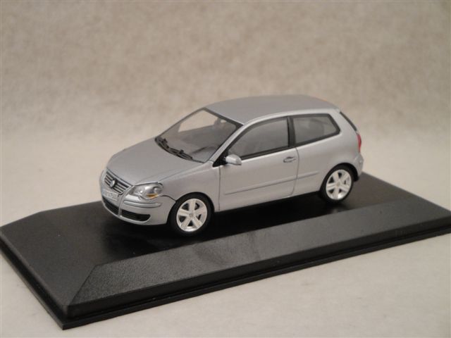 VW Polo 2005-2009, silber 1:43 Minichamps VW Polo 2005-2009, silber 1:43 Minichamps