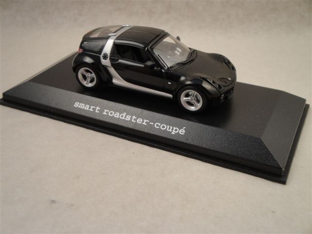 Smart Roadster-Coupe, schwarz 1:43 Minichamps Smart Roadster-Coupe, schwarz 1:43 Minichamps