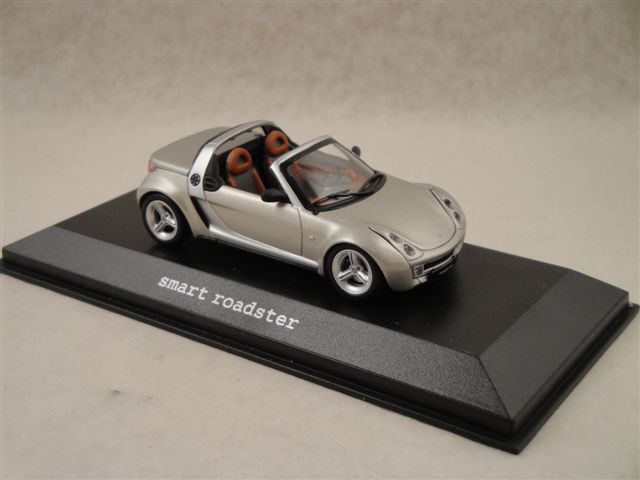 Smart Roadster, silber 1:43 Minichamps Smart Roadster, silber 1:43 Minichamps