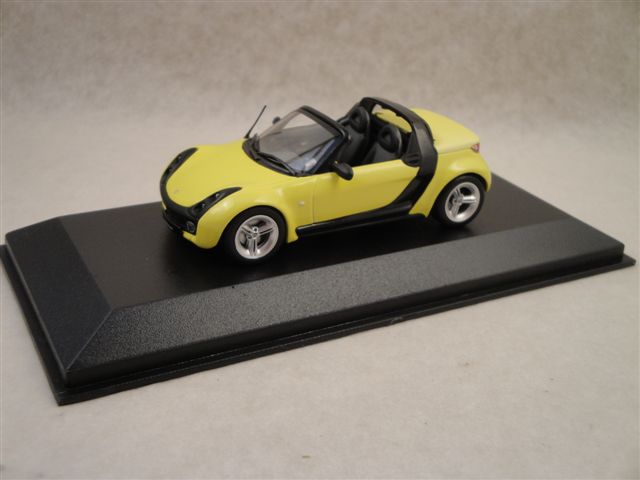 Smart Roadster, gelb 1:43 Minichamps Smart Roadster, gelb 1:43 Minichamps