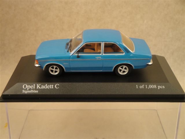 Opel Kadett C Limousine '78 blau,  1:43  Minichamps 400048101