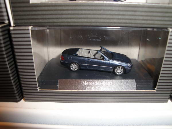 Mercedes Benz CLK-Convertible blau met.  1:87  Busch B66961347