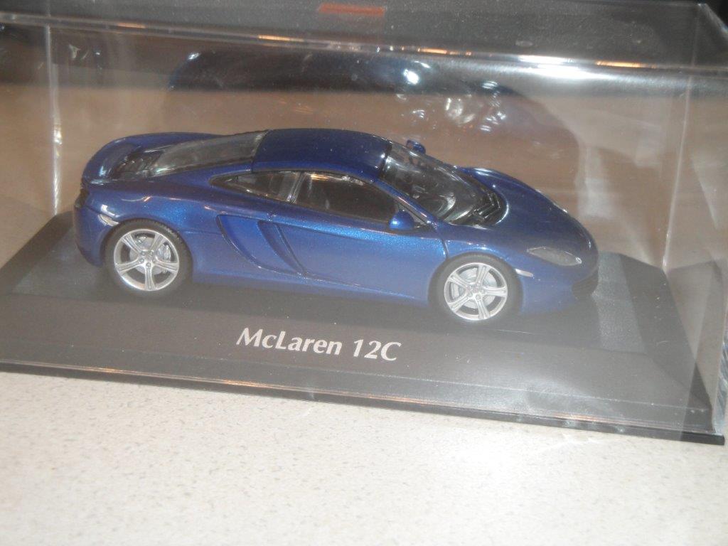 McLaren 12 C '11 1:43 blau Minichamps 940133021