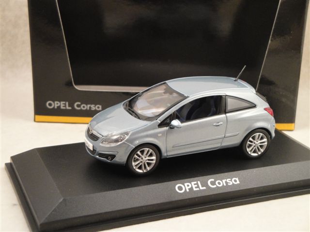 Opel Corsa  1:43  Norev