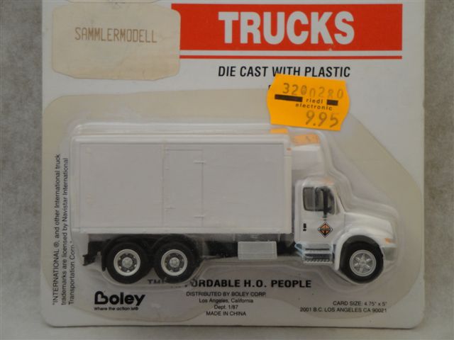 Trucks, 3-Achs K�hl LKW, wei�  1:87  Boley 4103