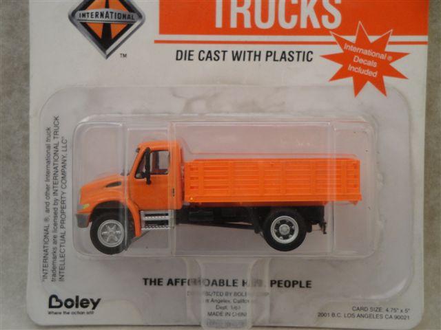 Trucks, 2-Achs LKW mit Beplankung, orange  1:87  Boley 4123-99