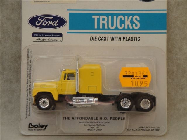 Trucks, Ford 9000, 3 Achs Zugmaschine, gelb  1:87  Boley 2401-8