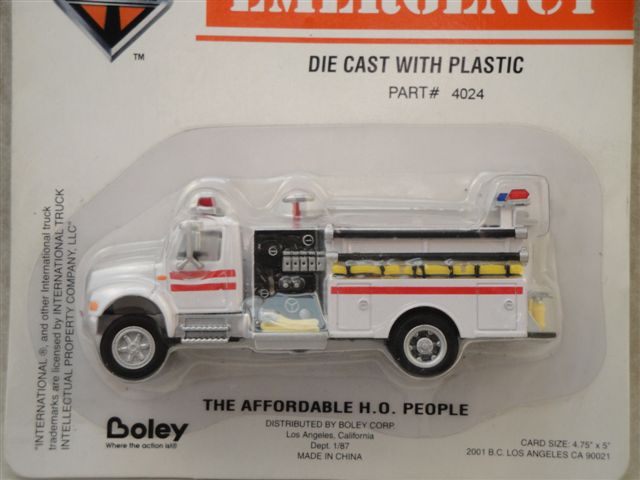 Emergency, 2-Achs L�schfahrzeug, wei�  1:87  Boley 4024