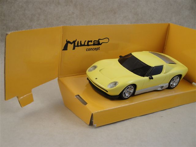 Lamborghini Miura Concept, gelb  1:43 MondoMotors