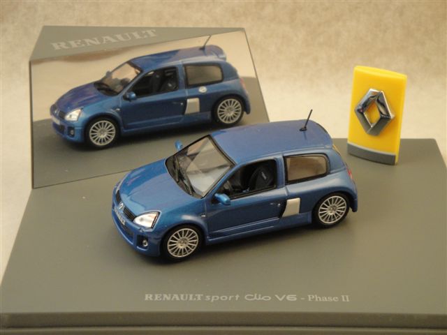 Renault sport Clio V6 - Phase II  1:43  Universal Hobbies