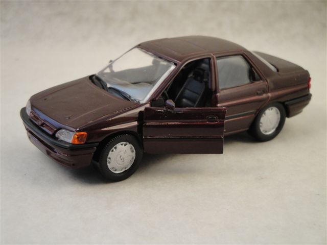 Ford Orion, rot  1:43  Schabak