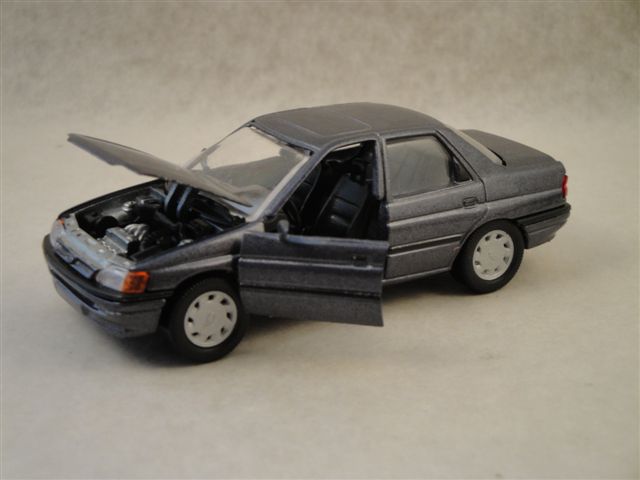 Ford Orion, grau  1:43  Schabak