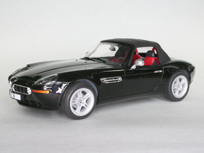 BMW Z8  1:24 Revell 07080